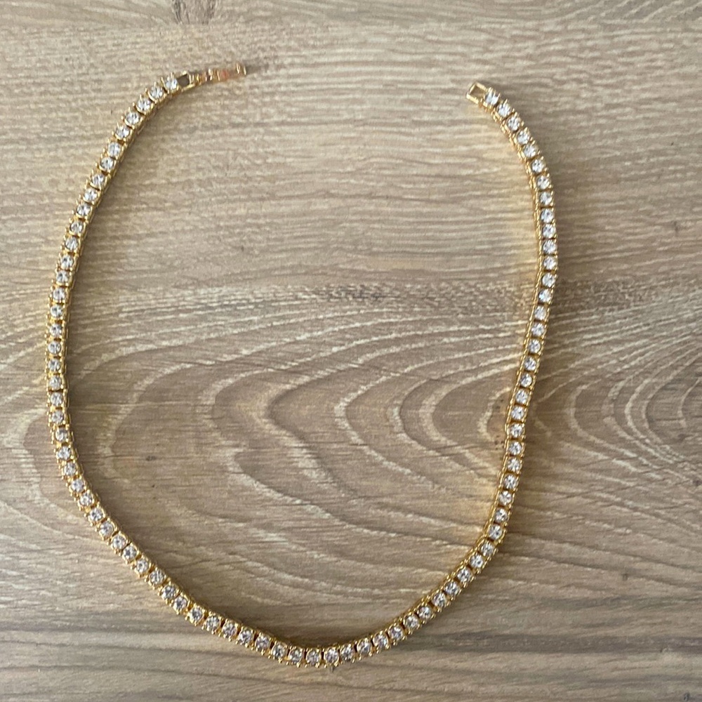 Very nice gold diamond jewelry